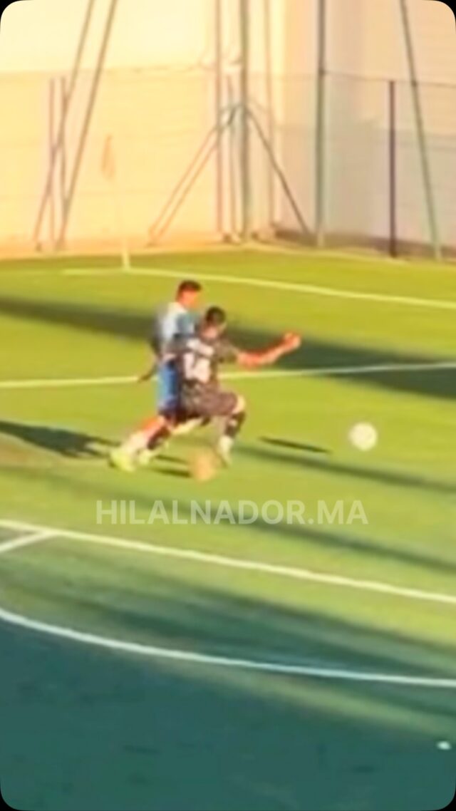 حكم اللقاء يذبح فريقنا بطريقة غريبة !!